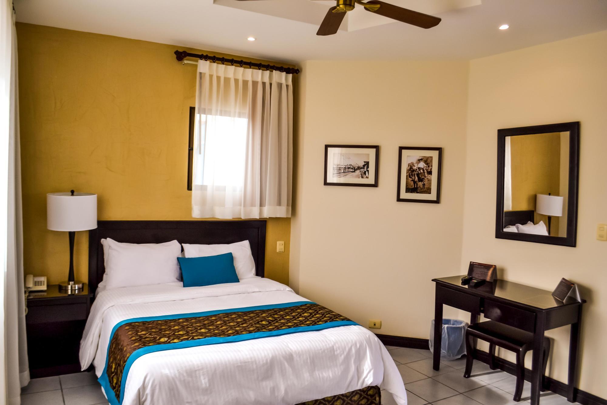 Hotel Colonial San José Esterno foto